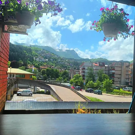 Spacious And Modern Apartment In Town Center Konjic Exterior photo