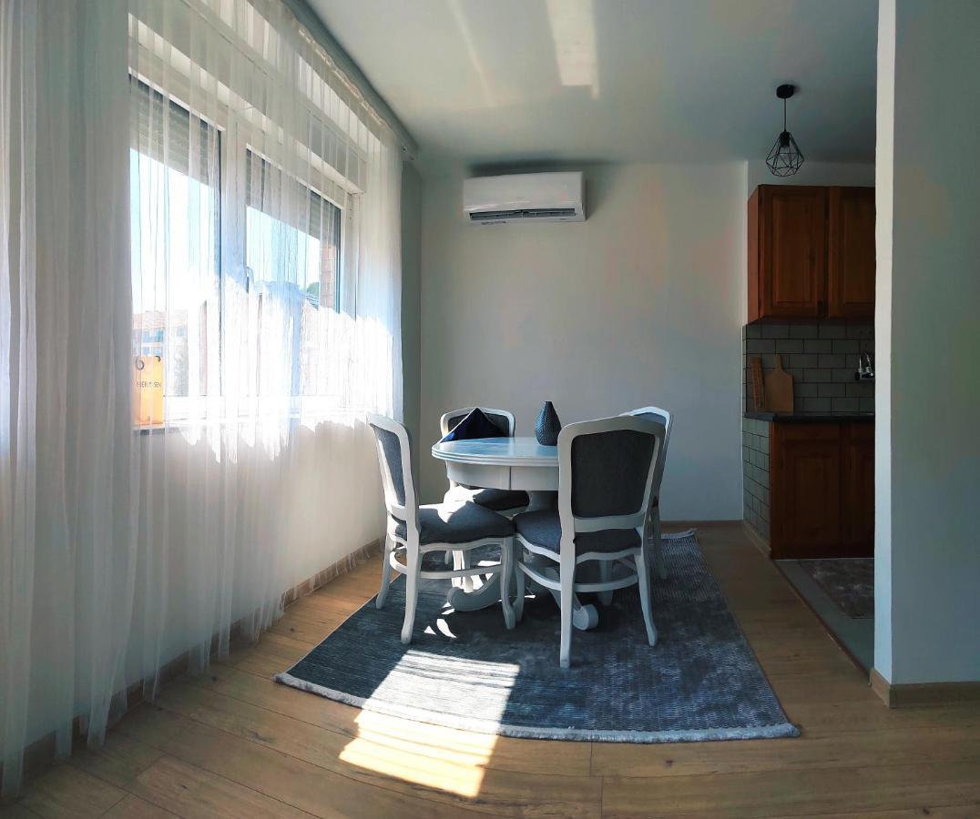 Spacious And Modern In Town Center Apartment *
