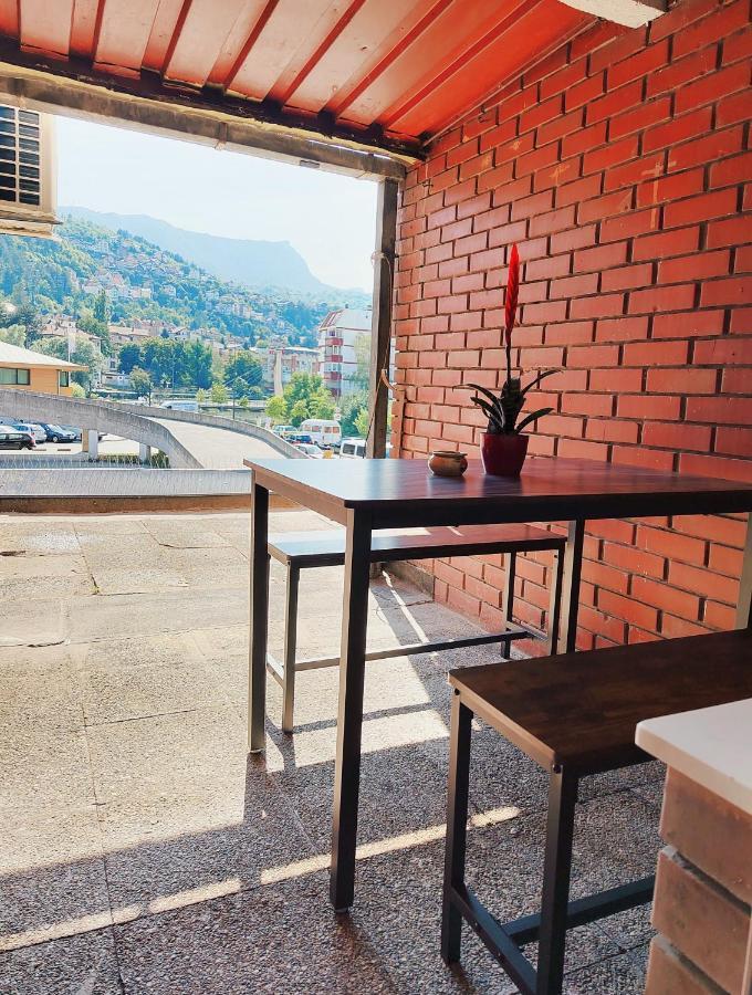 Spacious And Modern In Town Center *